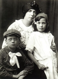 Nora, Lucia e Giorgio